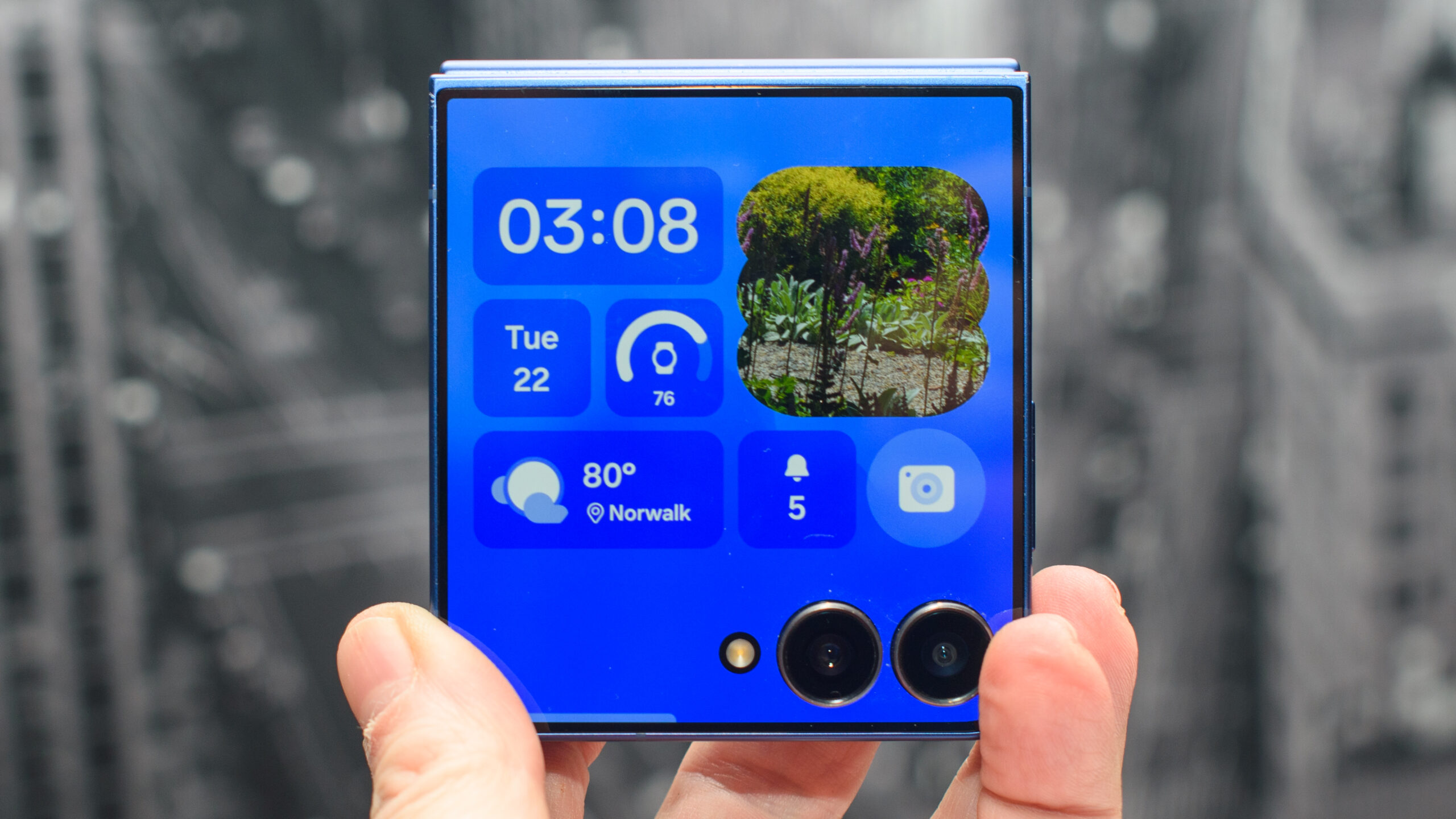 Samsung Galaxy Z Flip 7 review: this flip phone that makes me wish every phone was a flip phone