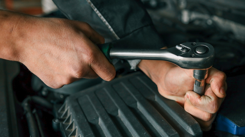 How Does A Ratchet Tool Work & What Does The Teeth Count Mean?
