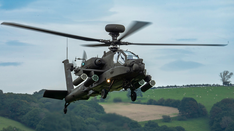 How Much Weight Can An Apache Helicopter Lift?