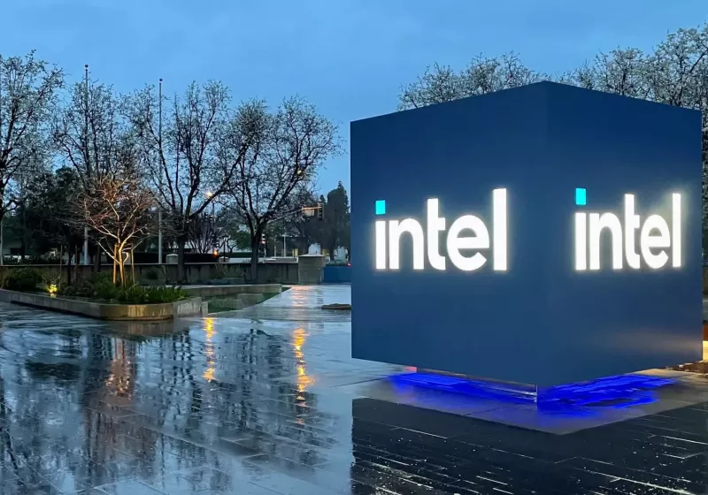 US government takes 10% stake in Intel in unusual bid to revive chipmaking