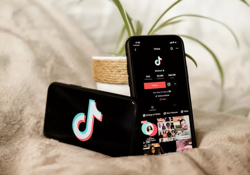 TikTok lays off hundres of content moderators, replaces them with AI