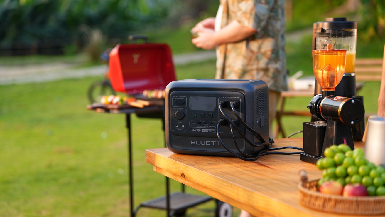 AR Games or Shared Movies? Bluetti 1kWh Covers Summer Fun