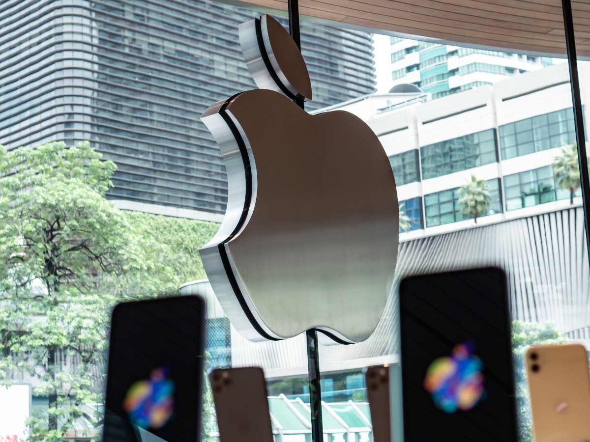 Apple profits soar as Perplexity rumours swirl