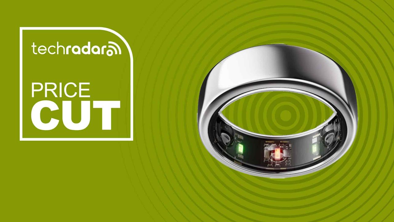 This excellent Oura smart ring plummets to a new record-low price at Amazon