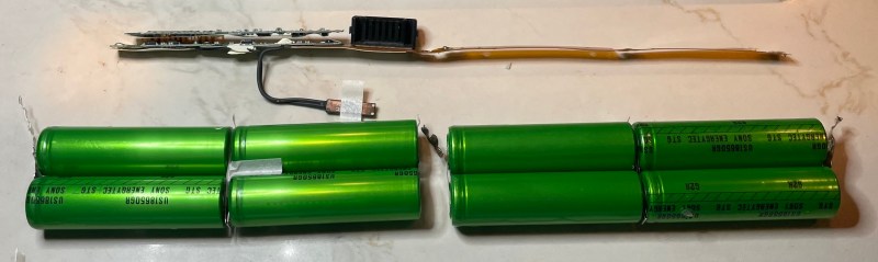 Rebuilt Batteries For The Cutest Clamshell At The Cafe