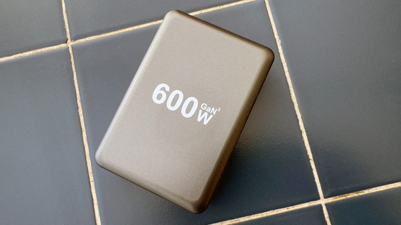 I pried open a cheap 600W charger to test its build, and found ‘goo’ inside