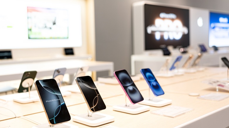 What Comes With The AppleCare One Warranty Plan?