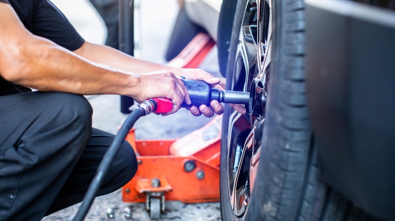 How Exactly Does An Impact Wrench Work?
