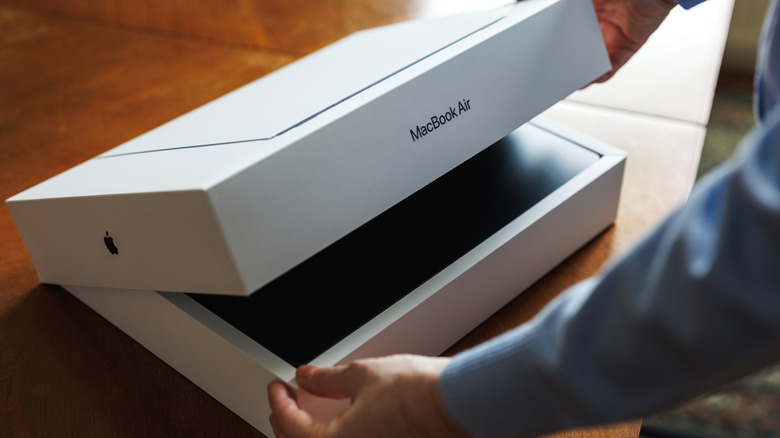 Why Tech-Savvy Shoppers Are Buying Just Half A Macbook (On Purpose)