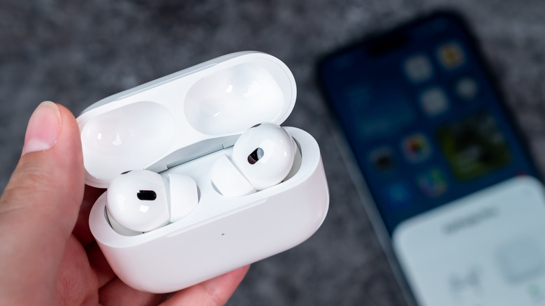 iOS 26’s AirPod Update Has A Feature That Fixes A Big Problem
