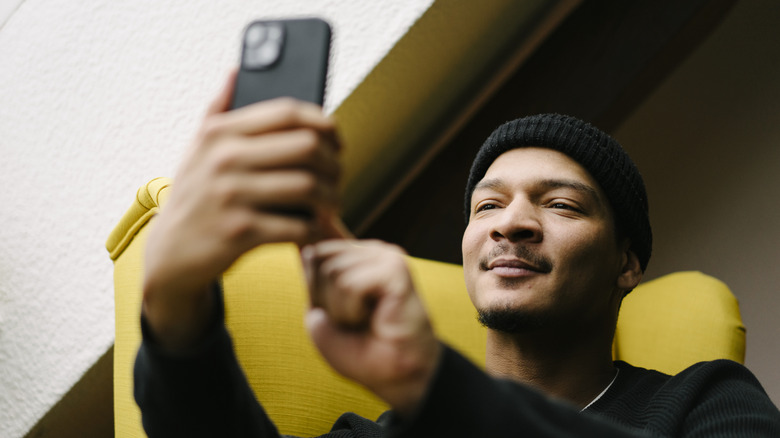 How To Revert The Swipe Direction For Switching Modes In The Camera App In iOS 26