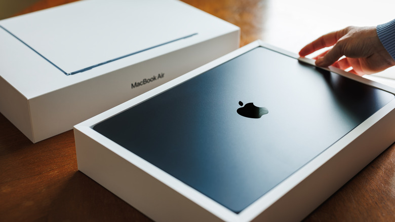 $599 MacBook Powered By iPhone 16 Pro Chip Might Launch Soon﻿