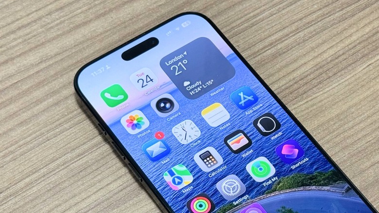 Apple Ramps Up iPhone 17 Production As Tariff Concerns Loom