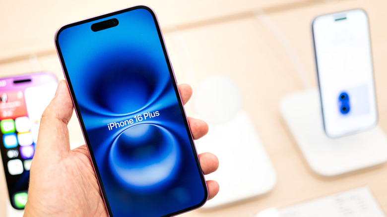 iPhone 17 Air Might Repeat A Familiar Strategy From The iPhone 4 Era