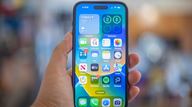 Rumor Claims iPhone 17 Pro Will Feature Reverse Wireless Charging