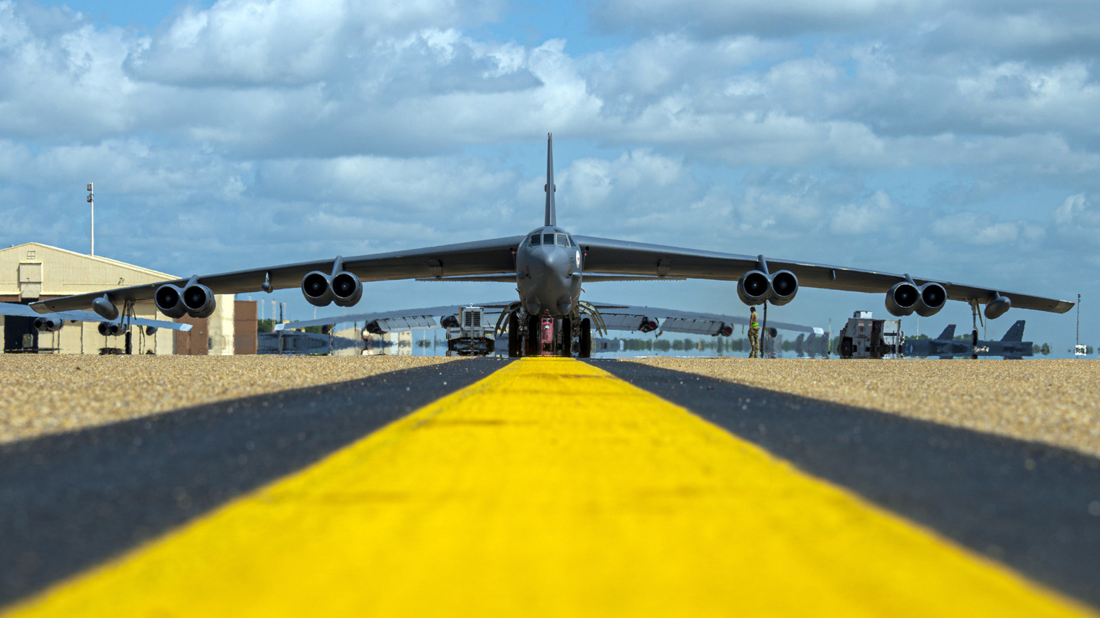 Why Does The B-52 Bomber Have Eight Engines?