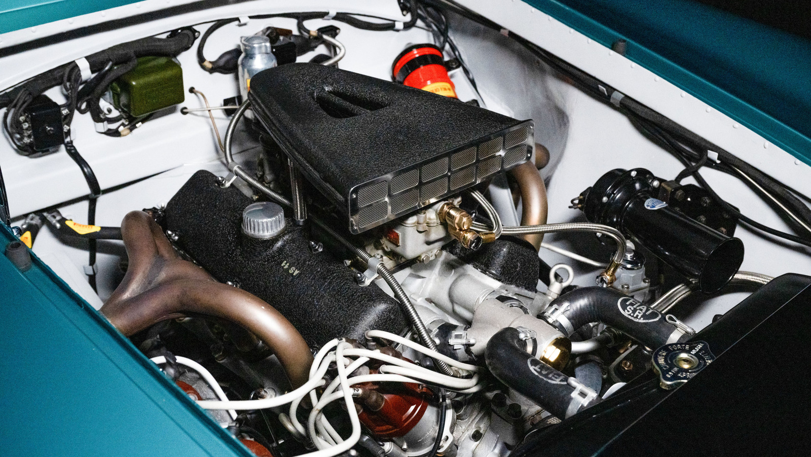 5 Of The Smallest V8 Engines Ever Made