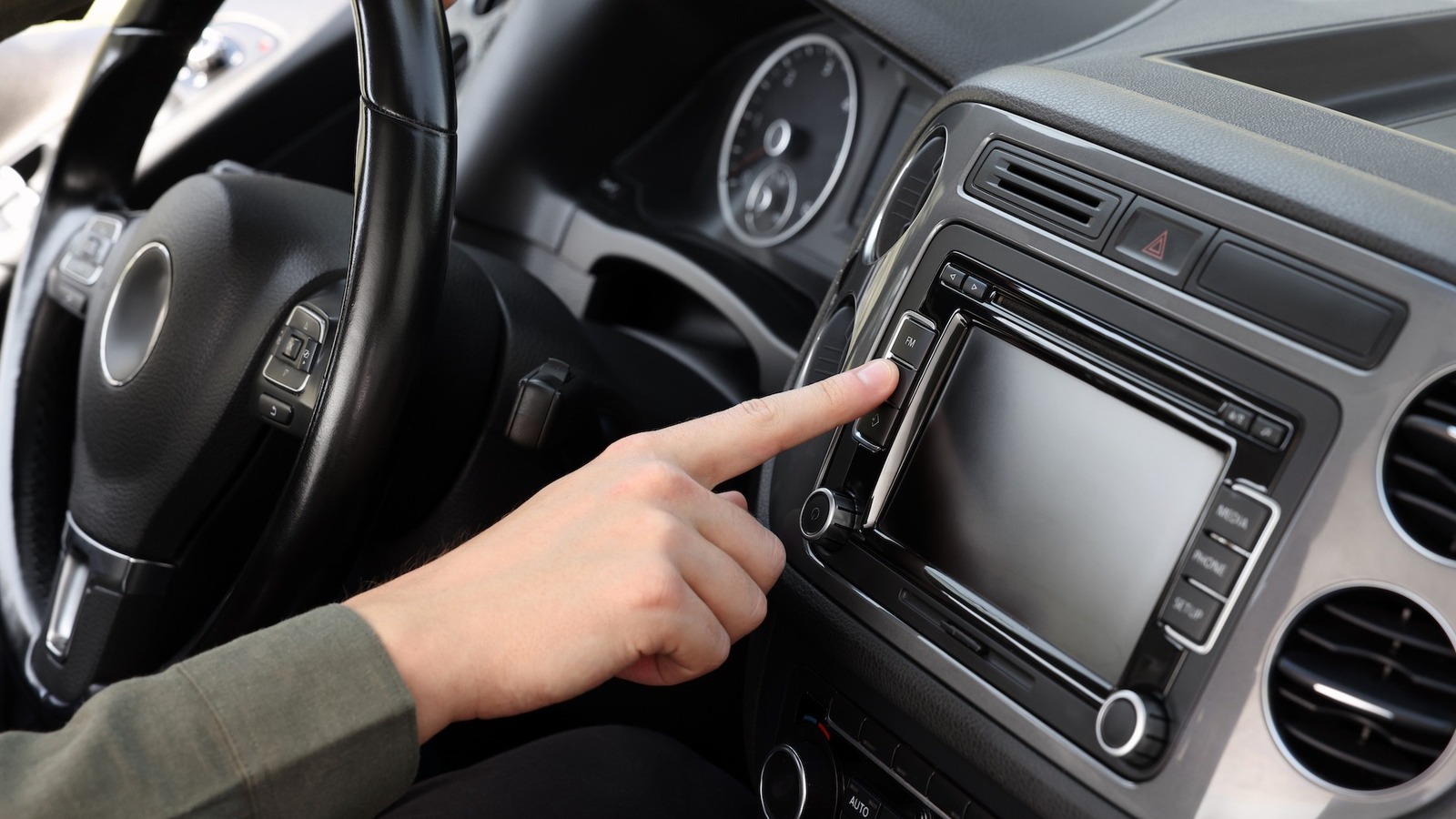 Here’s How To Tell If Your Car Has A Blown Fuse, And Can You Still Drive With One?