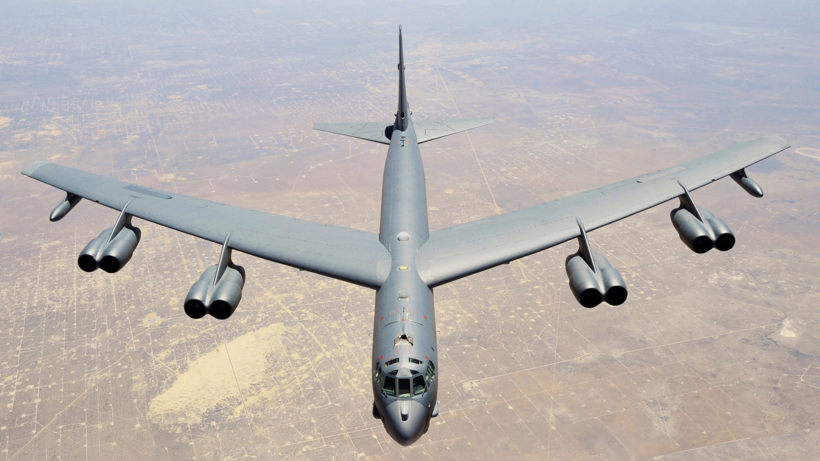 Why Does The B-52 Bomber Have Wrinkles On Its Skin?