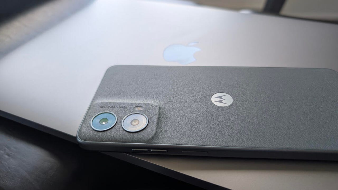 I found the easiest way to send files between my Android phone and desktop – and it’s free