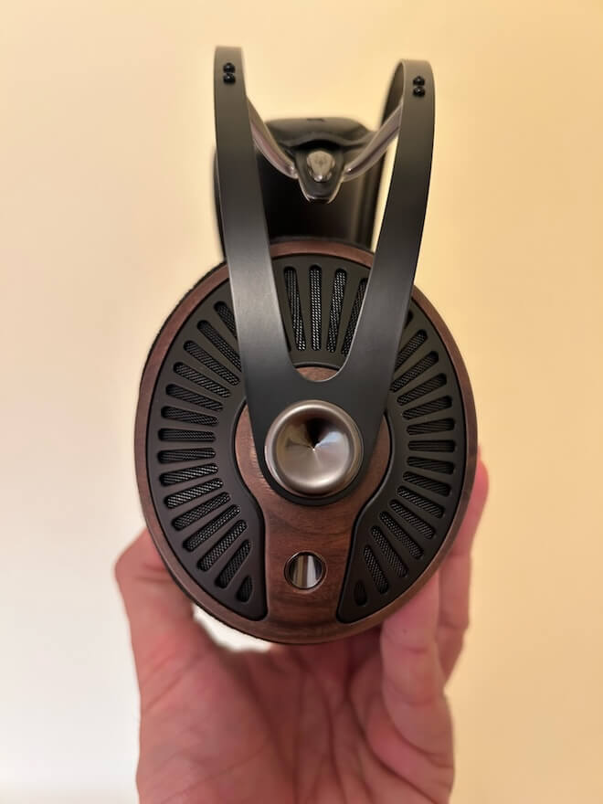 Review: Meze Audio 105 SILVA Headphones — Beauty, Brains, and the Pressure of Perfection in a Crowded Head-Fi World