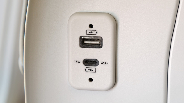 What Does It Mean When A USB Port Is White?