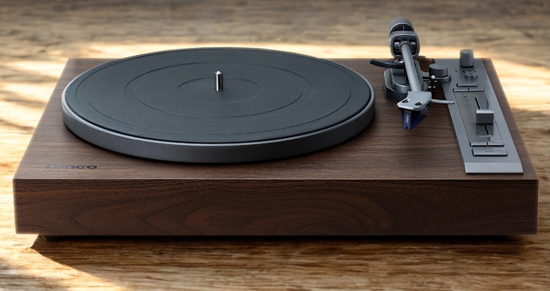Lenco LBT-515 Turntable and SPB-240BKGY Speakers Debut at IFA 2025: Not Your Dad’s Idler Drive Anymore