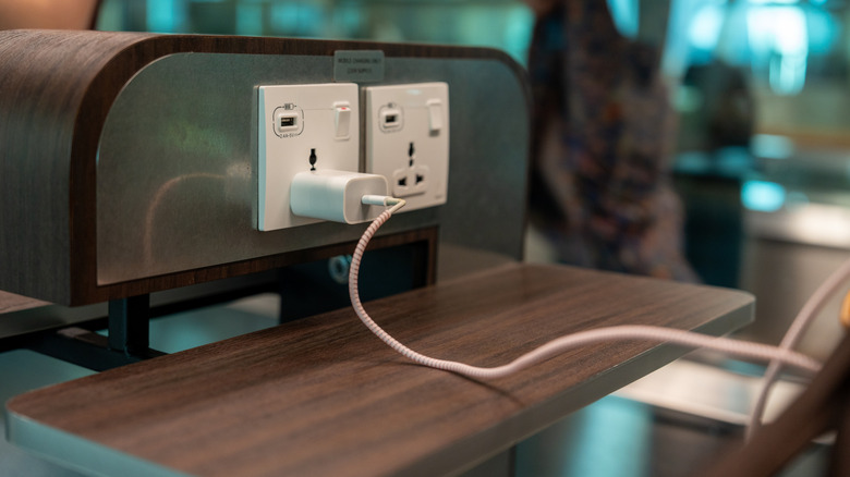 TSA Is Warning iPhone Users To Stop Using This Dangerous Setting