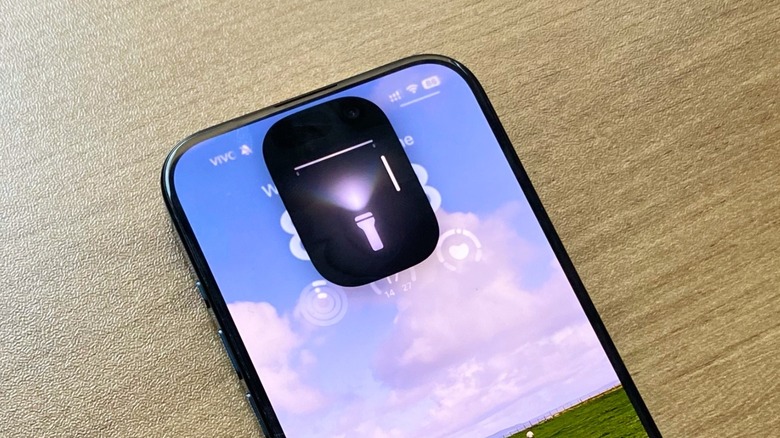Apple Lets You Adjust The Intensity Of The Flashlight Beam Only On Pro iPhone Models