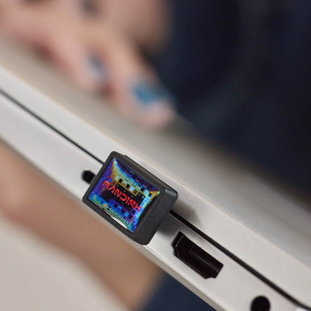 Sandisk Extreme Fit USB-C Flash Drive: A Cute Little Storage Button that Could